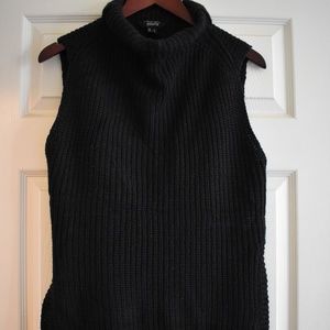 Women's Sleeveless Sweater - Mid length